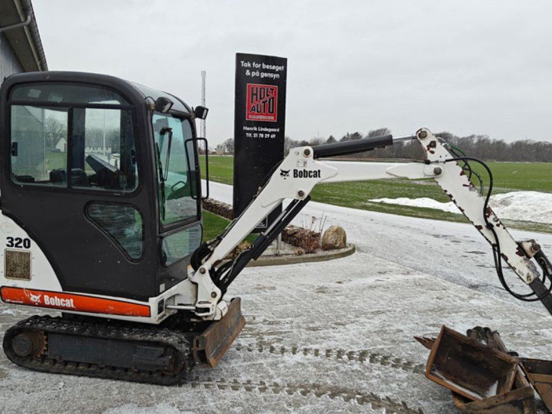 Bobcat 320
