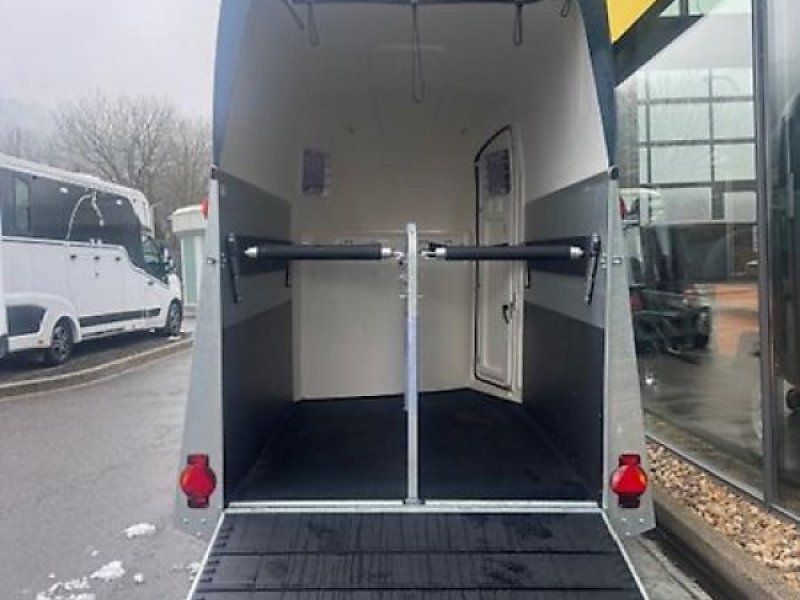 Humbaur Pegasus 2 Pferde ALU 1.Hd Sattelkammer 2,4t.