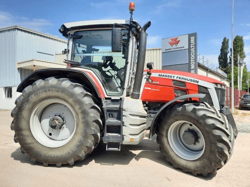 Massey Ferguson 8S 225