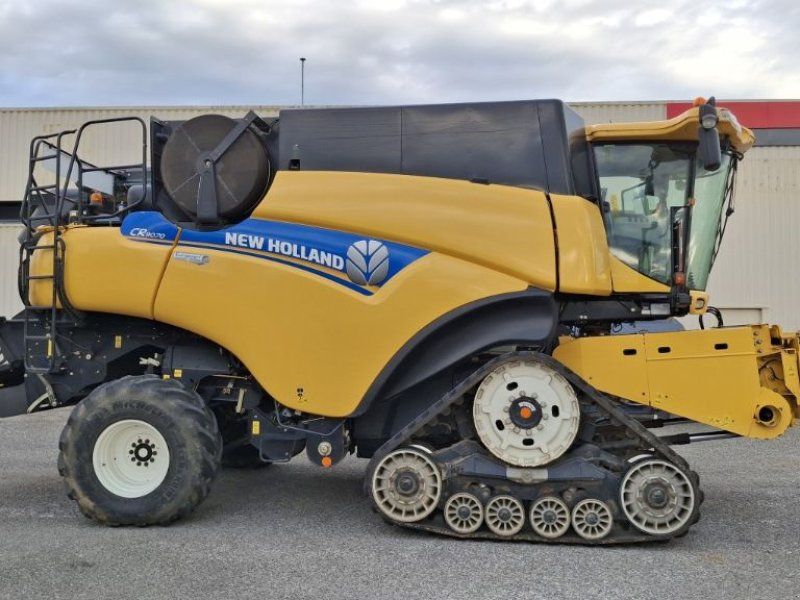 New Holland CR 9070