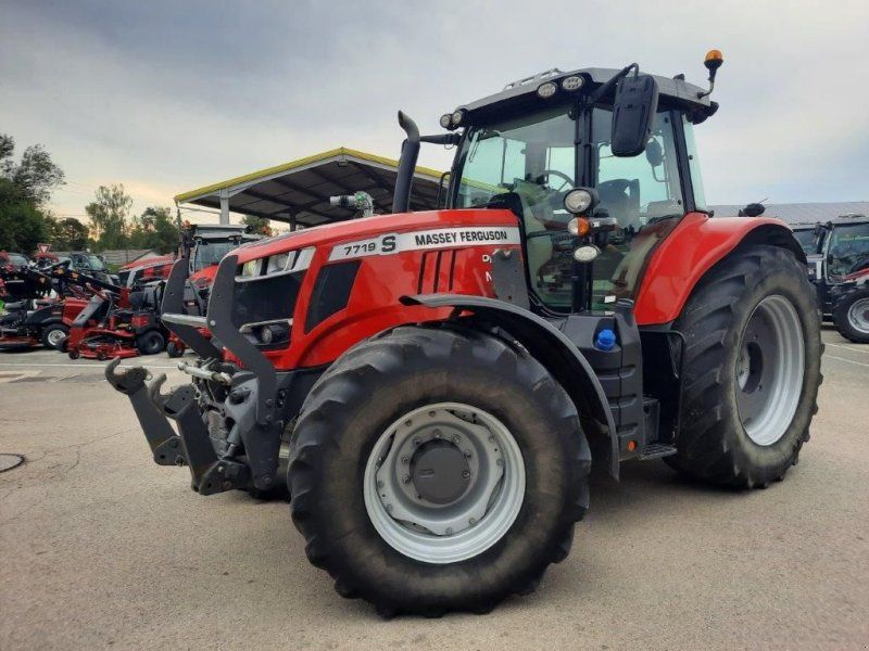 Massey Ferguson 7719S