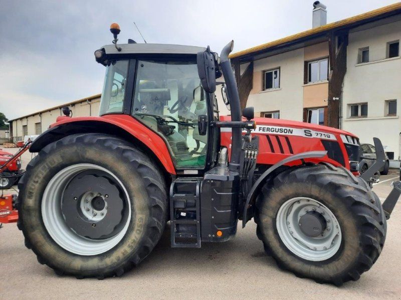 Massey Ferguson 7719S