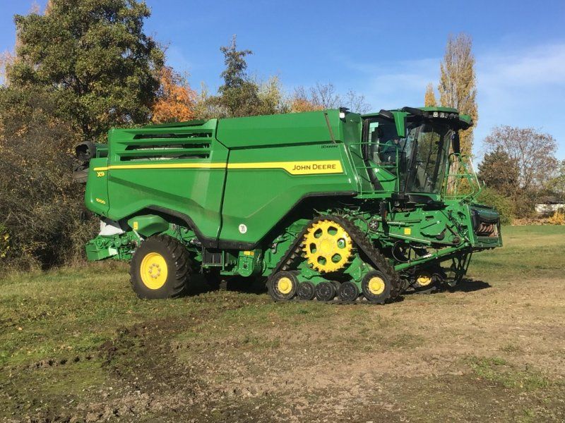 John Deere X9 1000
