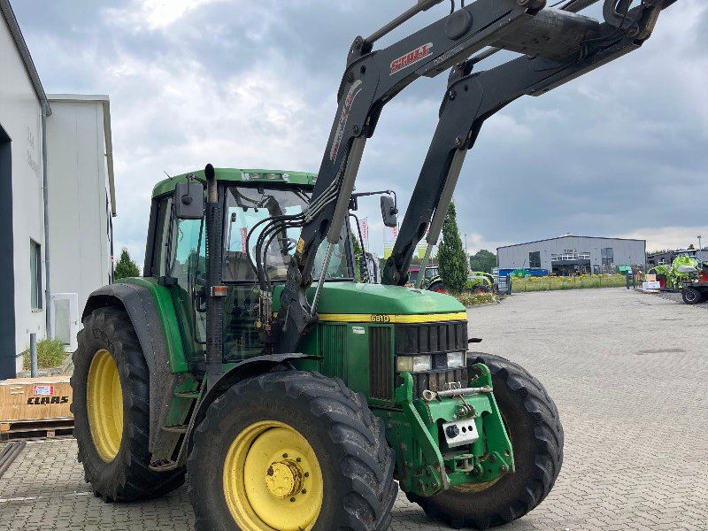 John Deere 6810