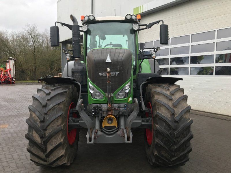 Fendt 828 Vario S4 Profi Plus