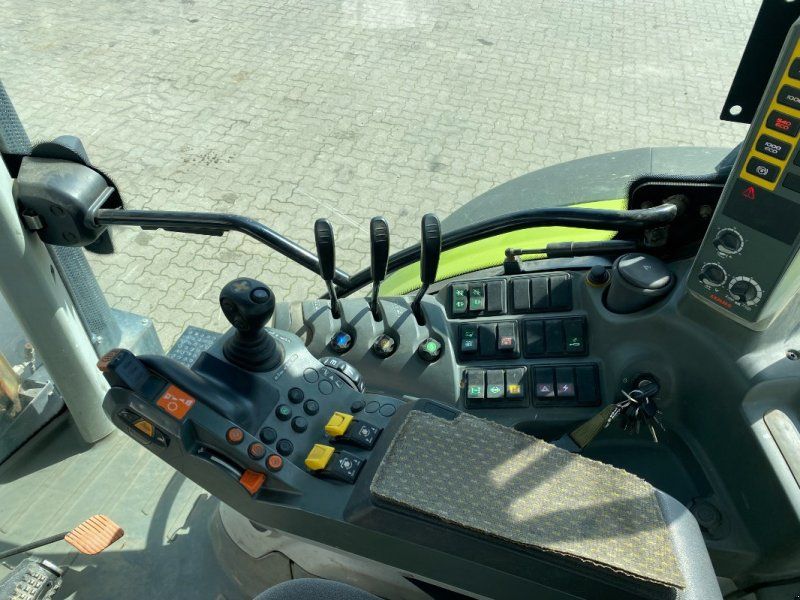 Claas ARION 650 CIS