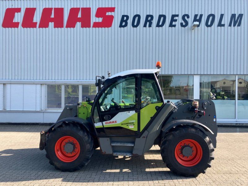 Claas SCORPION 746