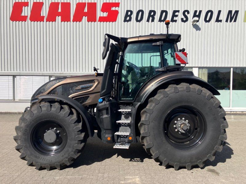 Valtra Q245 (Gewährleistungsverlängerung 12.2026)