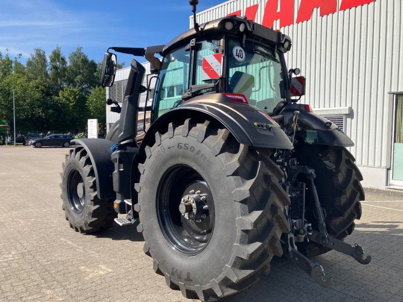 Valtra Q245 (Gewährleistungsverlängerung 12.2026)