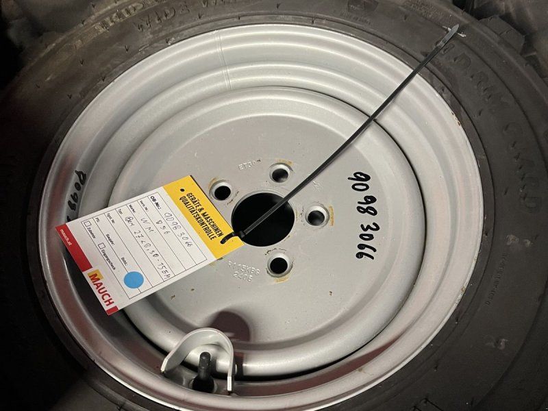 27x8.50-15EM ET30 5 Loch