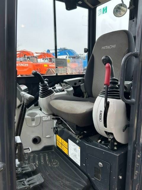 Hitachi ZX 33 U-5A CLR