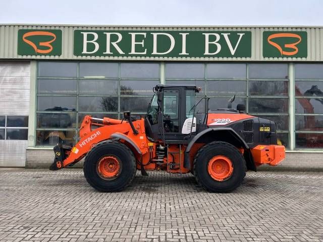 Hitachi ZW 220-6