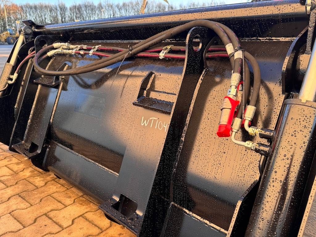 CAT 906 - 908 Multipurpose Bucket