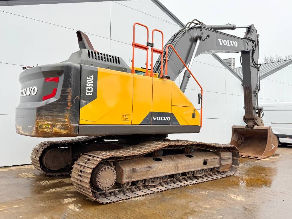 Volvo EC300EL - Hammer Lines / Quick Coupler / Camera