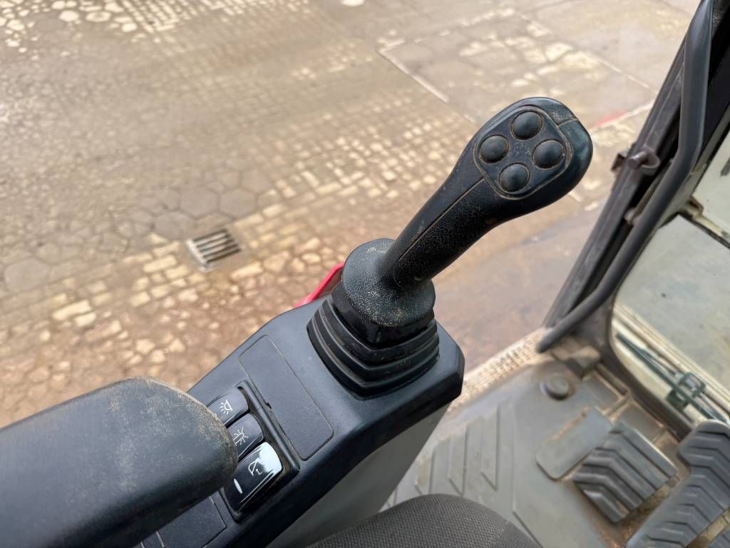 Volvo EC300EL - Hammer Lines / Quick Coupler / Camera