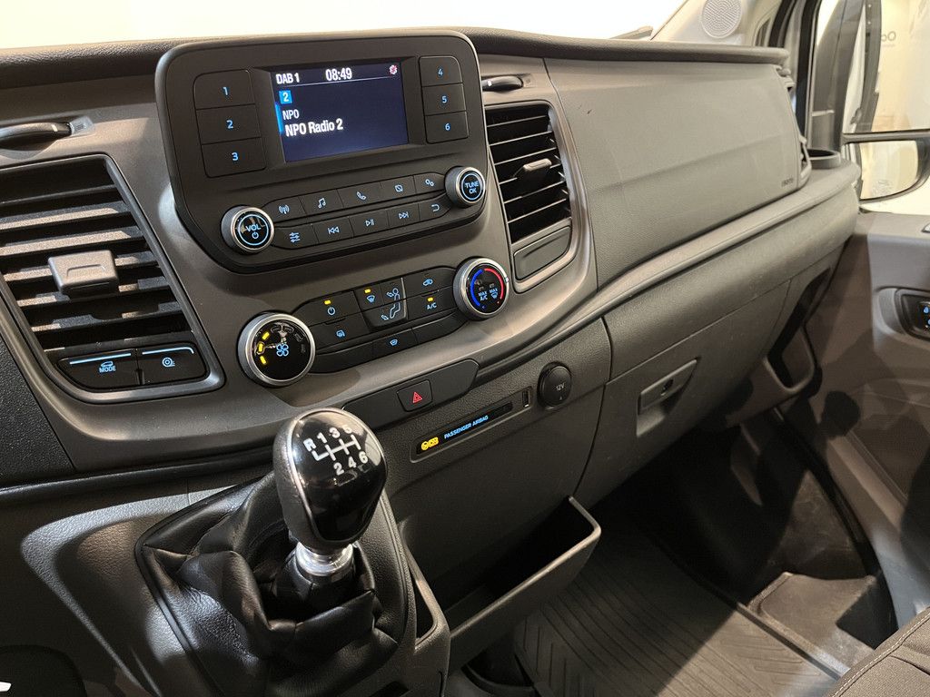 Ford Transit 2.0 TDCI L2 AWD 4X4 170 PK Open Laadbak / Euro 6 / Airco / Cruise Control / Trekhaak / Camera / 3-Zits / 20.000 KM !!