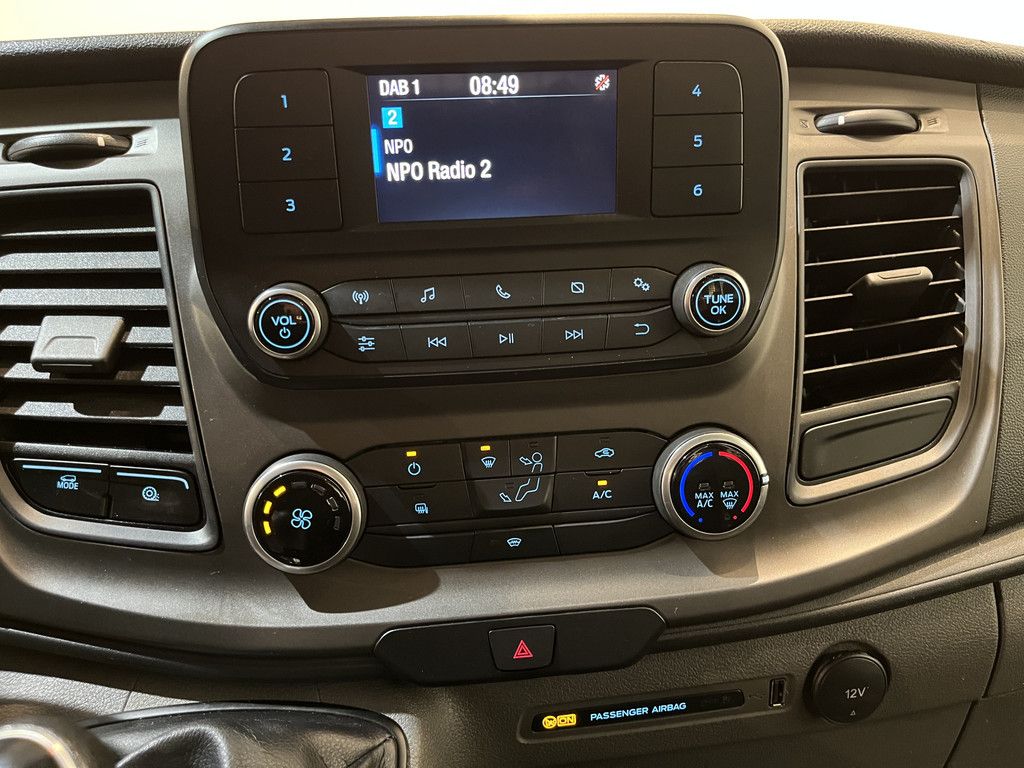 Ford Transit 2.0 TDCI L2 AWD 4X4 170 PK Open Laadbak / Euro 6 / Airco / Cruise Control / Trekhaak / Camera / 3-Zits / 20.000 KM !!