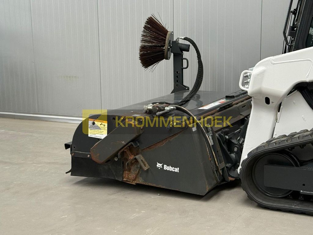 Bobcat 72 Sweeper Bucket KH10037