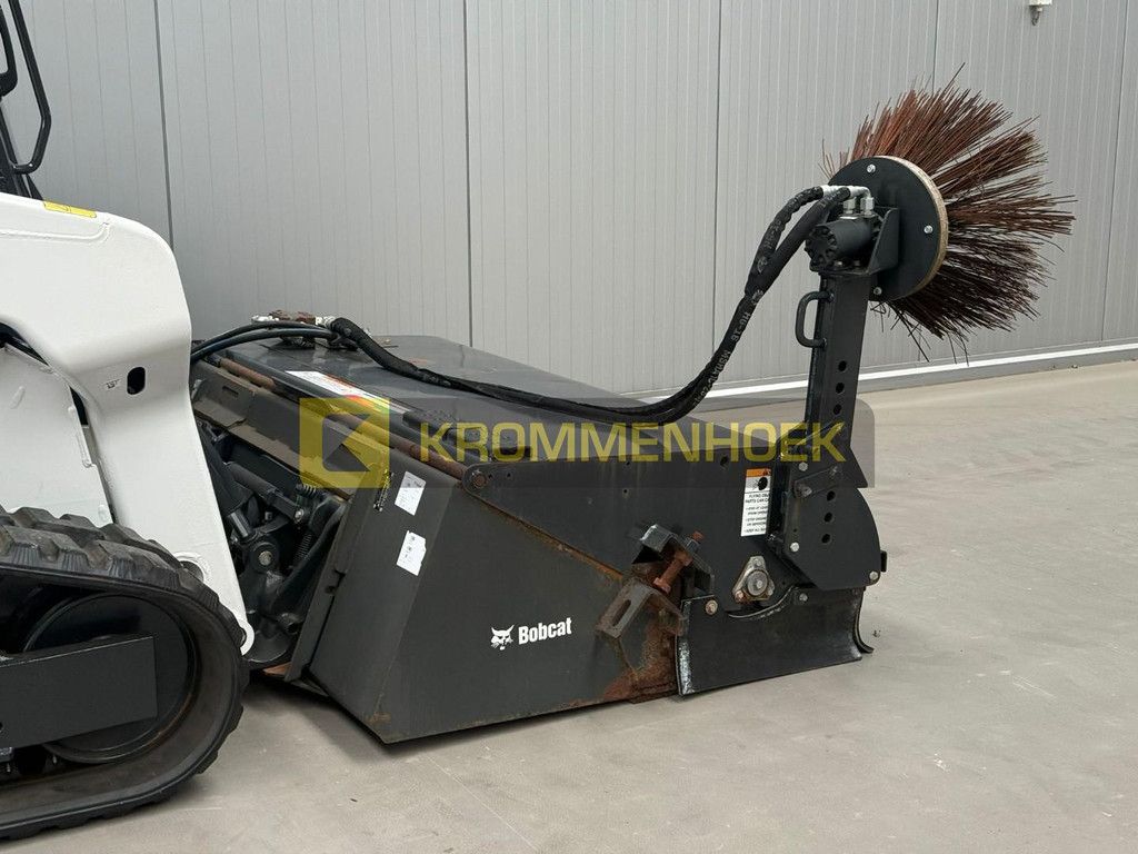 Bobcat 72 Sweeper Bucket KH10037