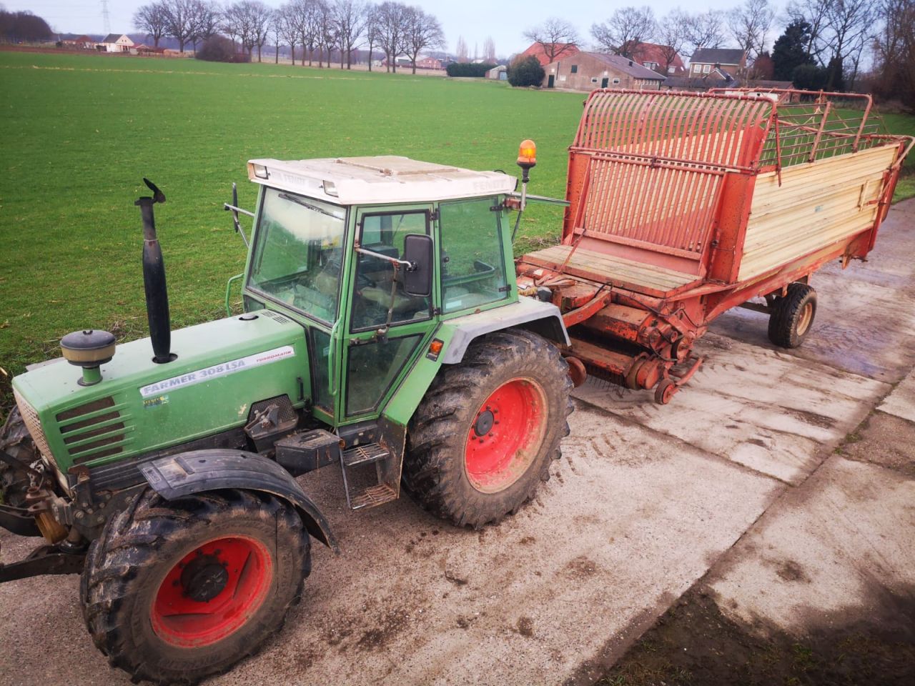 Strautmann Ladeblitz LBF 313 L opraapwagen met kenteken