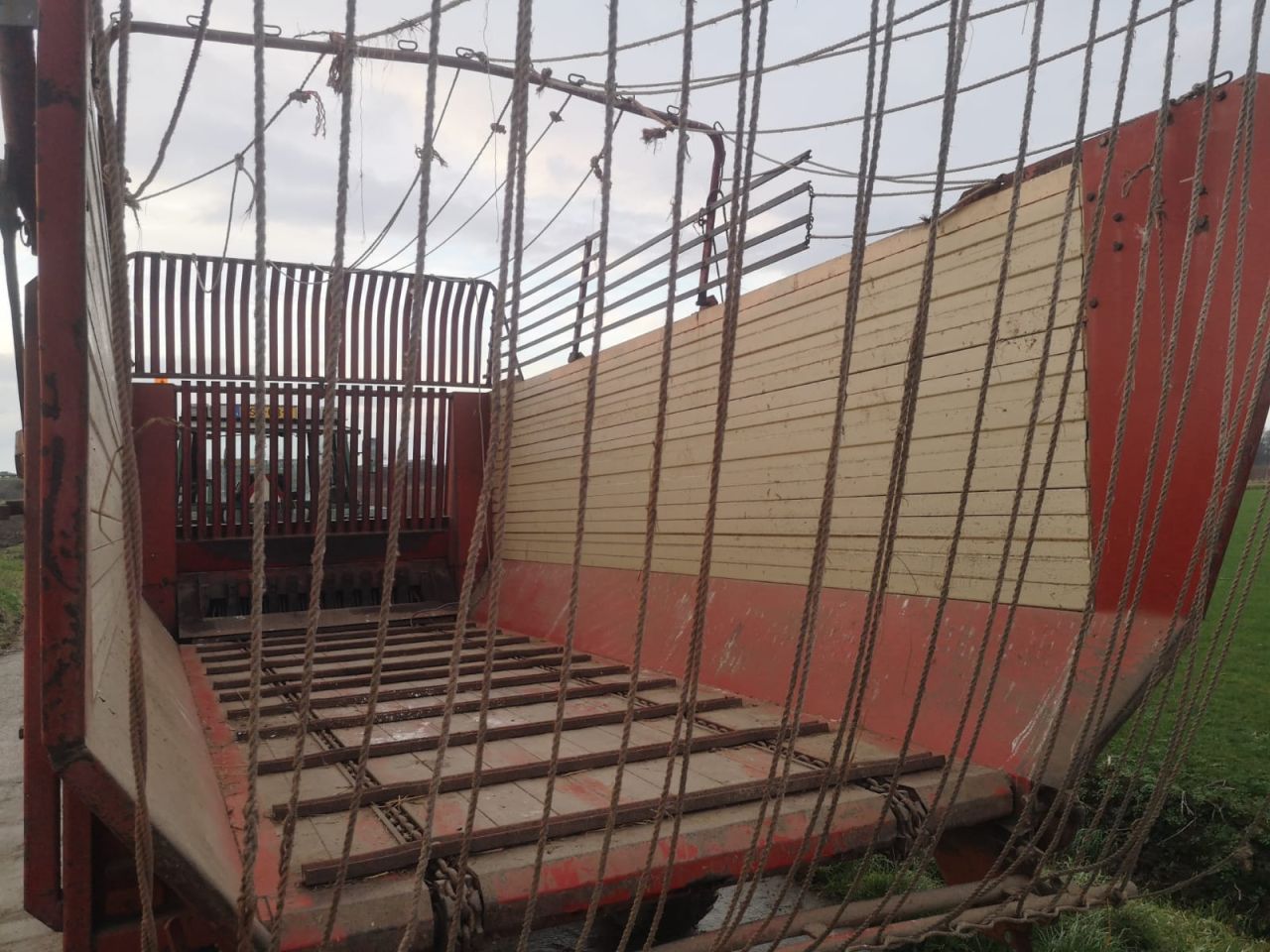 Strautmann Ladeblitz LBF 313 L opraapwagen met kenteken