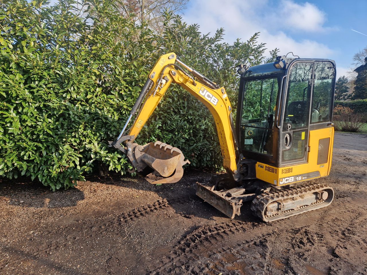 JCB minigraver en yanmar minigraver