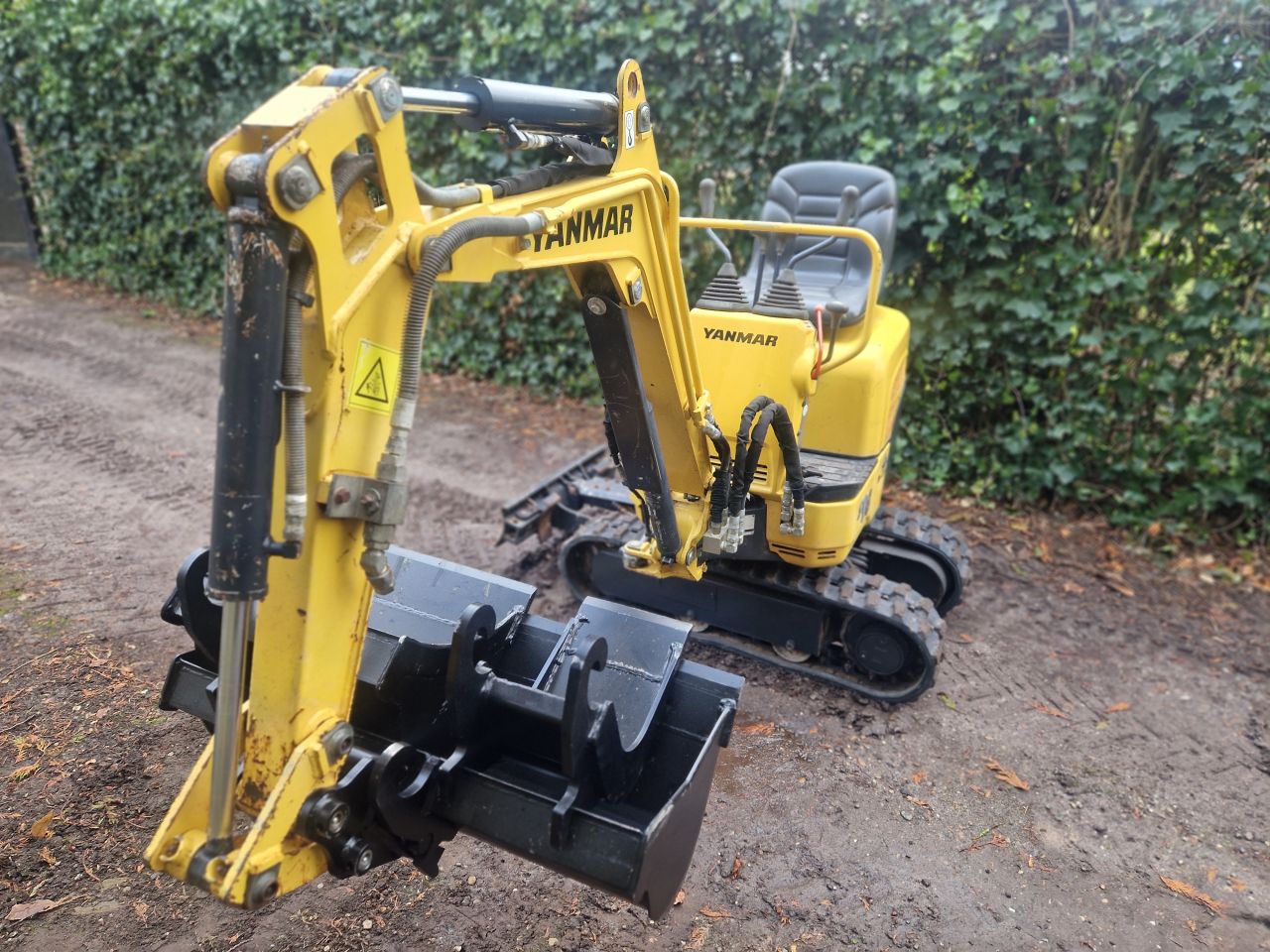 JCB minigraver en yanmar minigraver