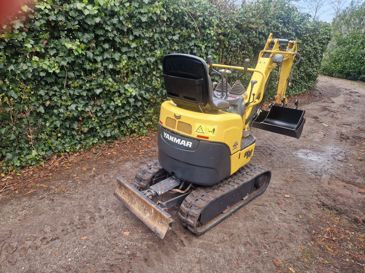 JCB minigraver en yanmar minigraver