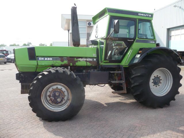 Deutz dx 230