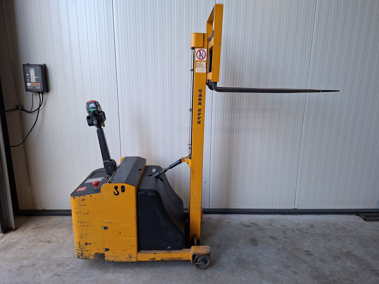 Stapelaar / heftruck hefvermogen 600 kg carr effe