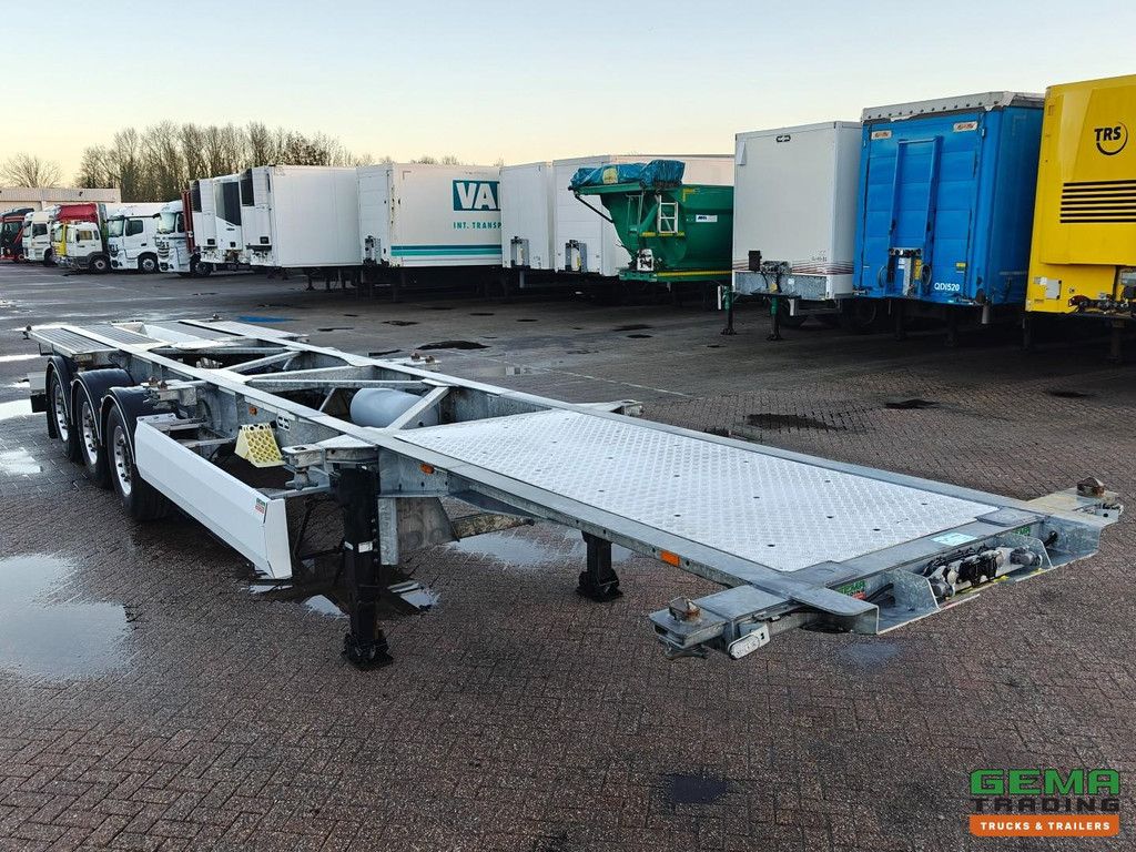 Van Hool A3C002 3-axle JOST - Lift axle - Galvanized - ADR - Stainless steel drip tray - Alcoa - 20/30/40 ft - 4460 kg