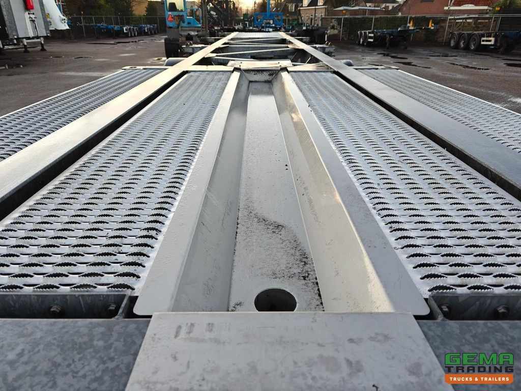 Van Hool A3C002 3-axle JOST - Lift axle - Galvanized - ADR - Stainless steel drip tray - Alcoa - 20/30/40 ft - 4460 kg