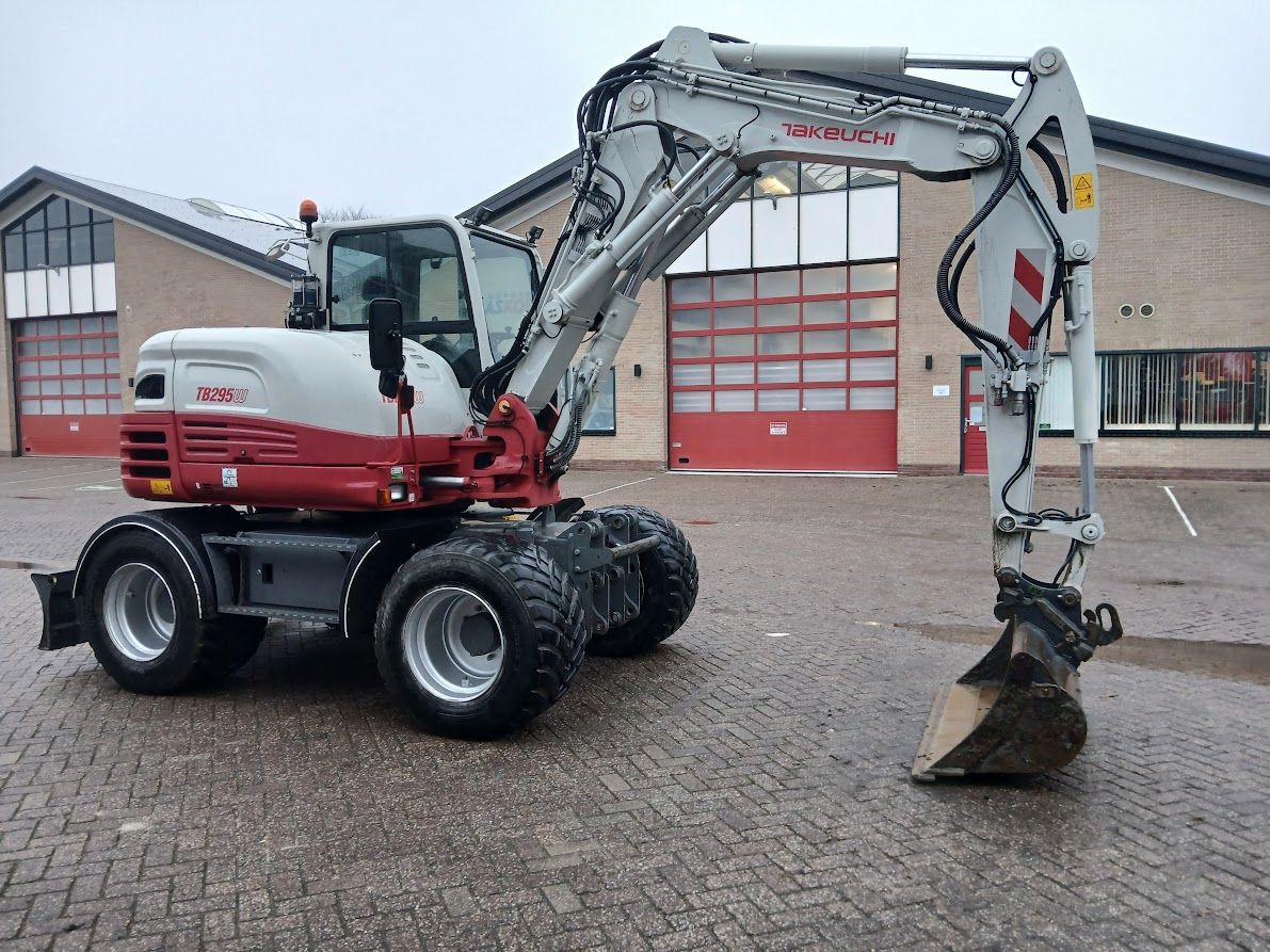 Takeuchi TB295W 2022 2120 uur
