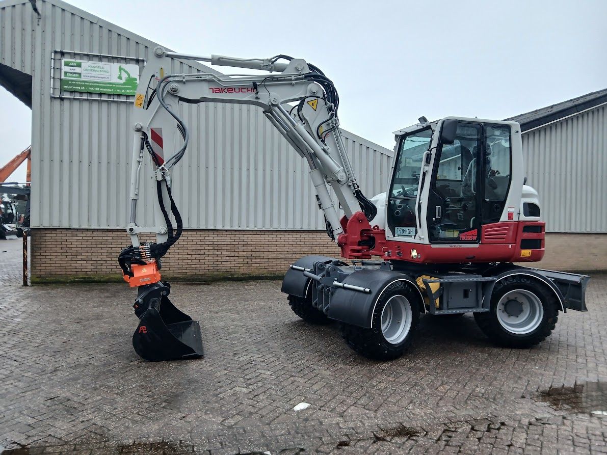 Takeuchi TB395W 350 uur