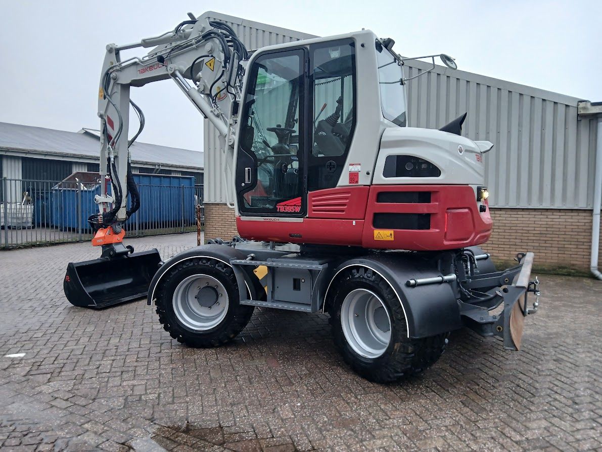 Takeuchi TB395W 350 uur