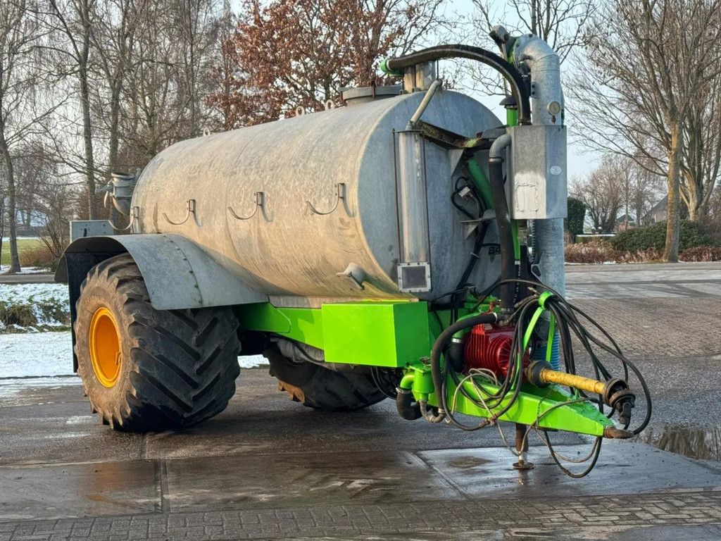 Joskin 8400 Liter vacuumtank Waterwagen Zuigarm