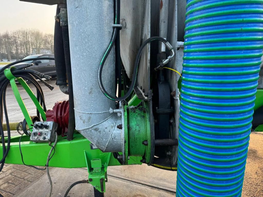 Joskin 8400 Liter vacuumtank Waterwagen Zuigarm