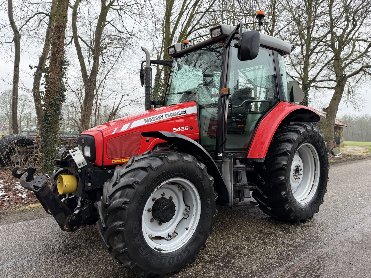 Massey Ferguson 5435