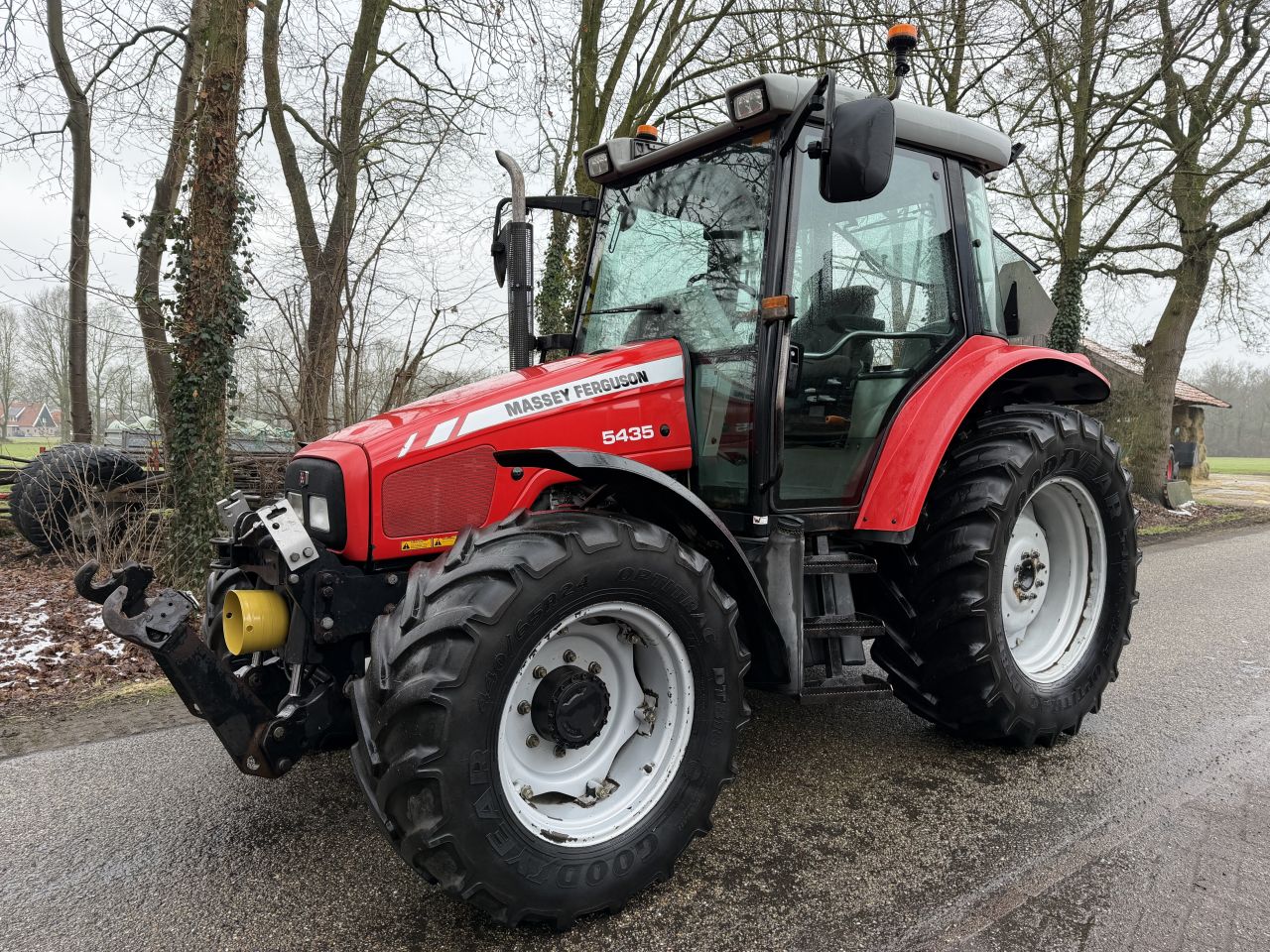 Massey Ferguson 5435