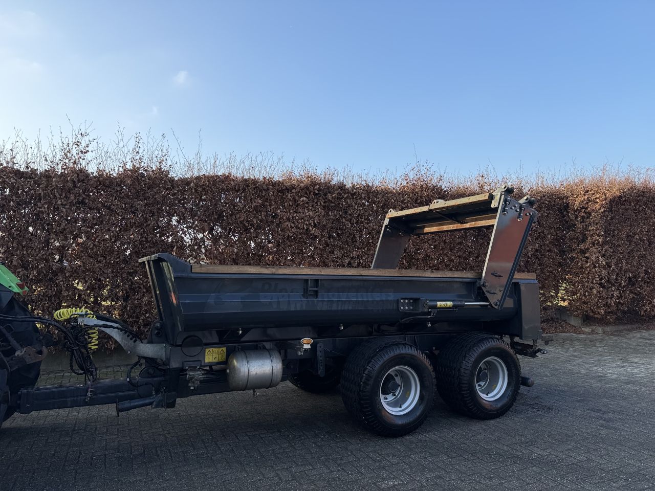 Vaia N10 kipper , achterklep met deuren!