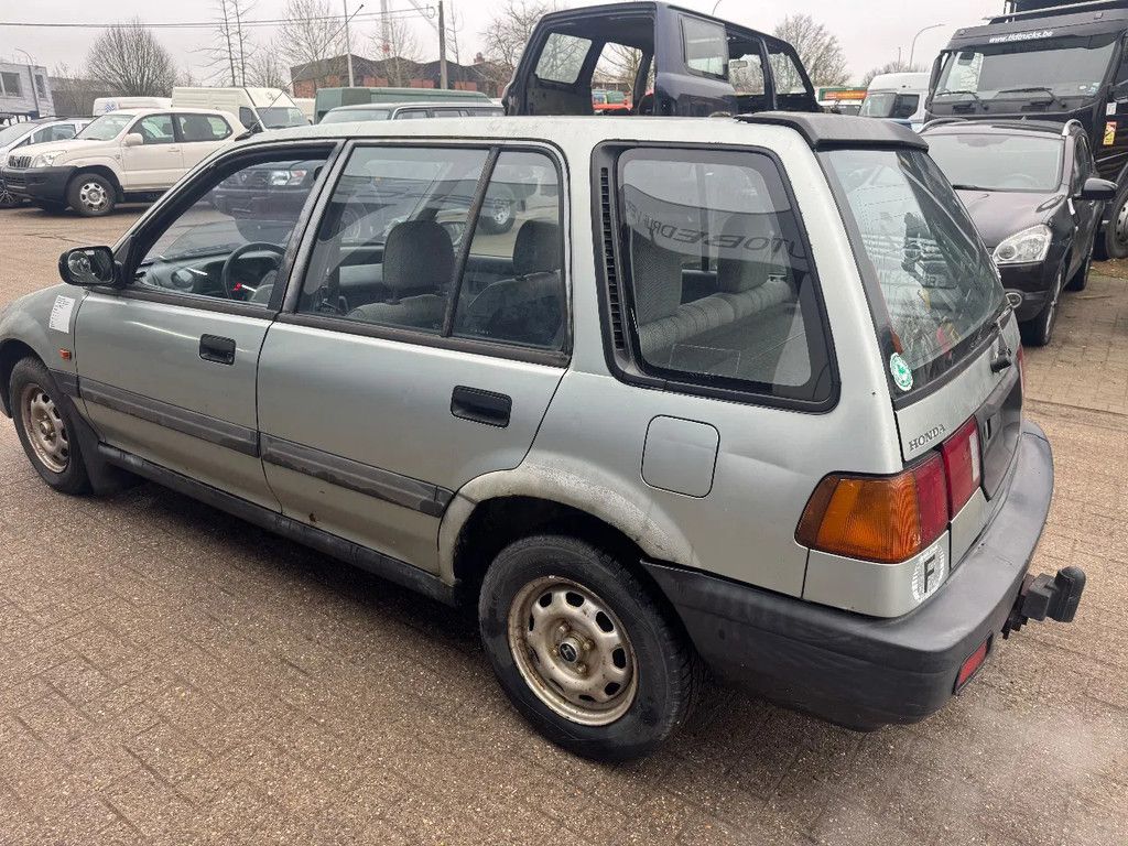 Honda Civic **PETROL-BENZINE**