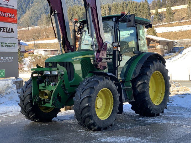 John Deere 5100 R + Frontlader