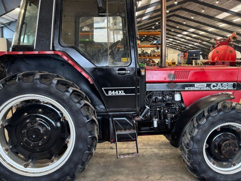 Case IH 844