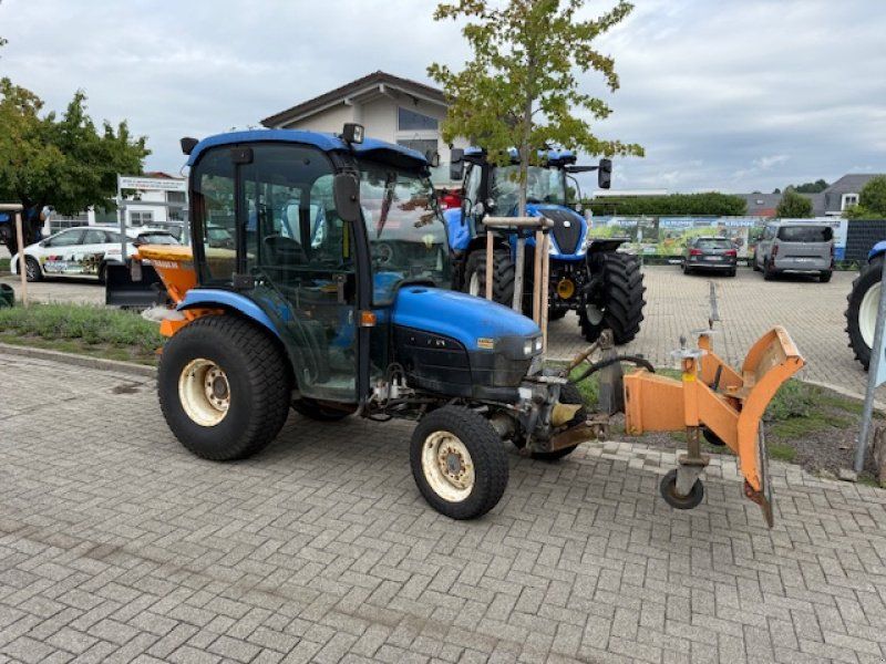 New Holland TC 27