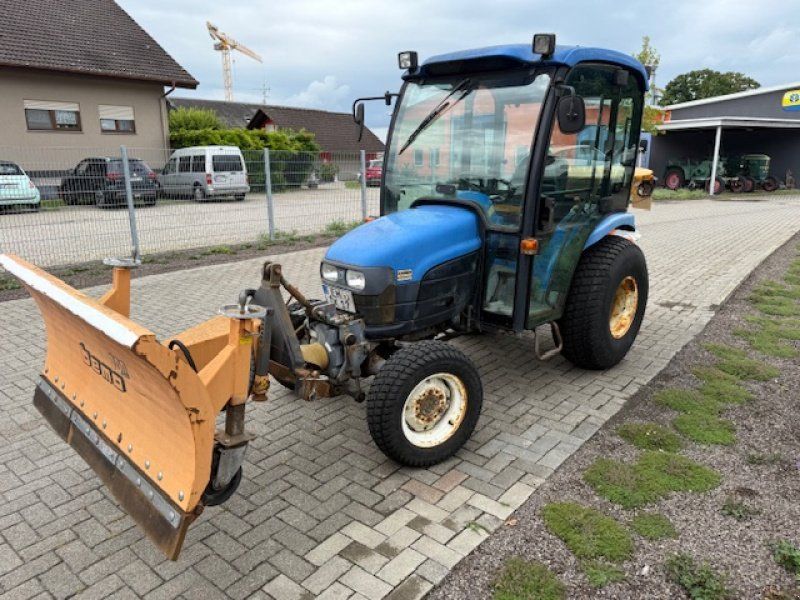 New Holland TC 27