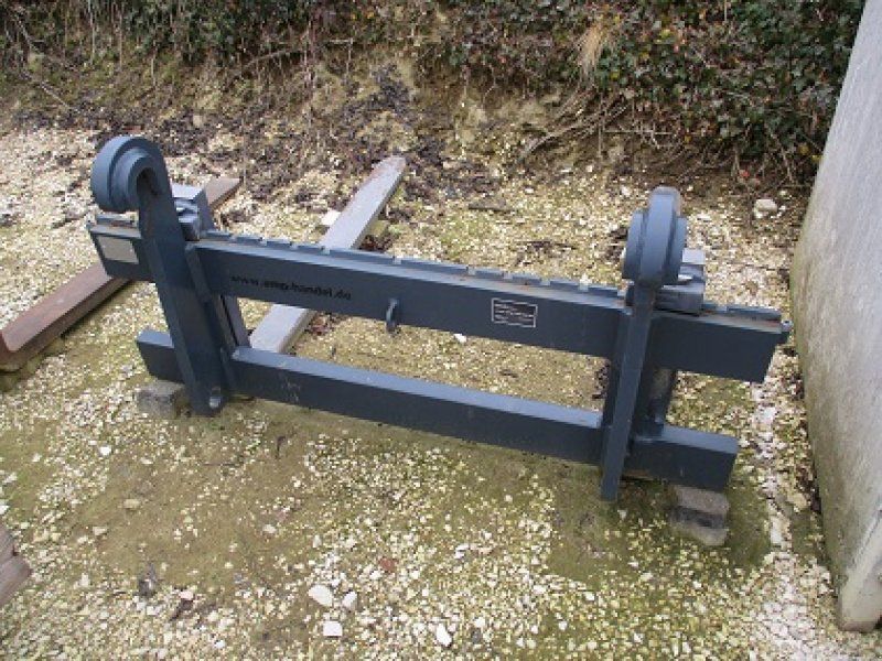 Liebherr verschiedene Palettengabeln passend für u. Volvo