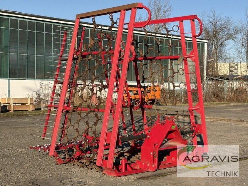 Düvelsdorf WIESENEGGE 8 M HYDR. KLAPPBAR