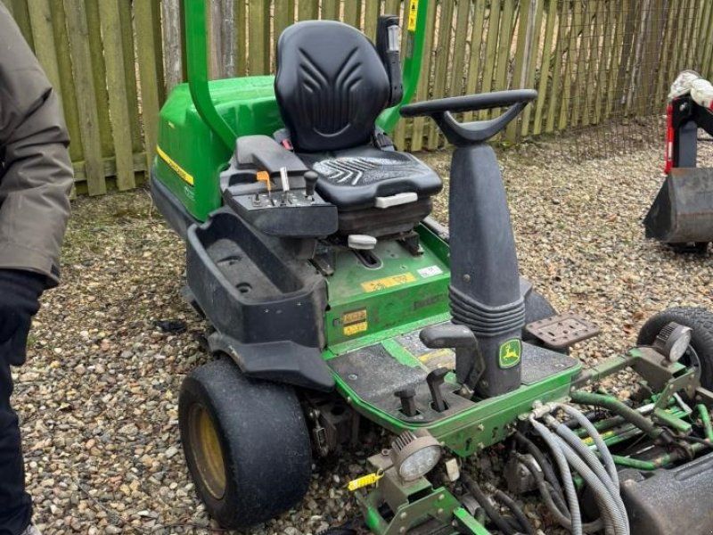 John Deere 2500 B