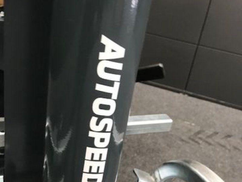 Uniforest Titanium 23CD Zapfwellenantrieb 21to