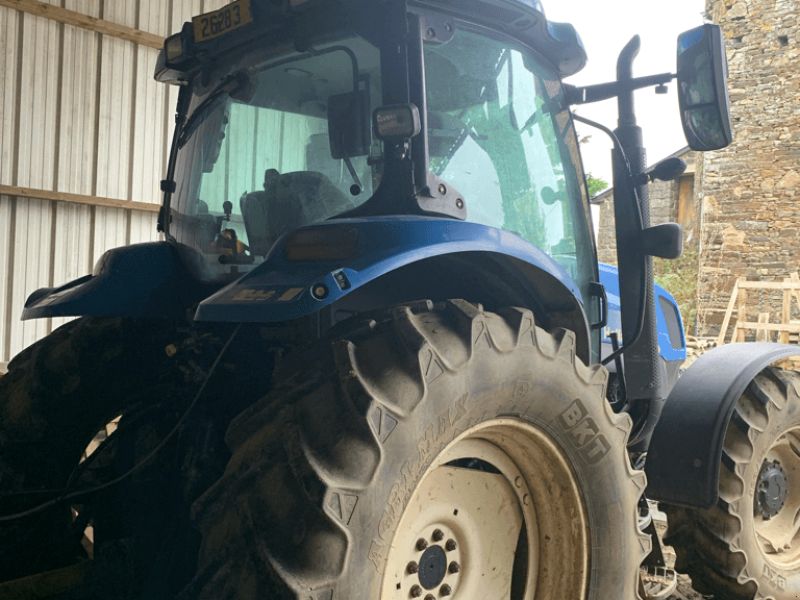 New Holland T6030 PLUS